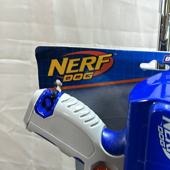 Nerf Dog Blaster Tennis Ball Launcher - Picture 3 of 4